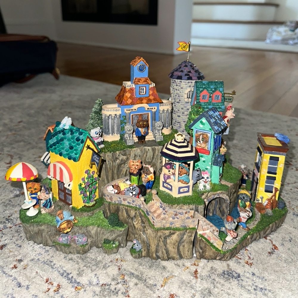 Danbury Mint PurrTown Antique